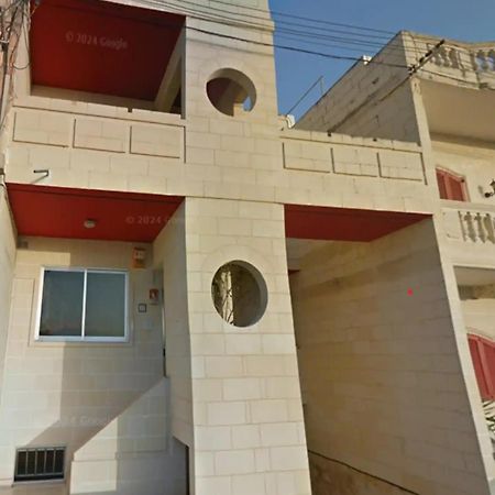 Luqa Premium Rooms エクステリア 写真